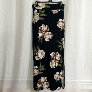 a.n.a. M Black Ivory Green Floral Jersey Knit Elasticized Waistband Maxi Skirt